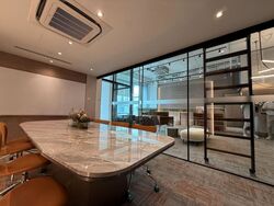 Arc 380 (D8), Office #572566821
